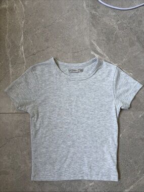 Grey cropped shirt